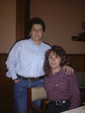 Adriana Chavez et Narda Torres, couple de lesbiennes équatoriennes ayant subi des tabassages récurrents par des hommes de leur voisinage